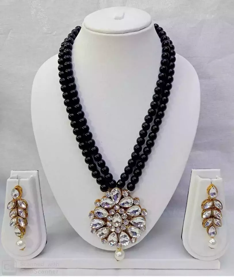 Gold Plated Kundan Pendent Jewelry Set